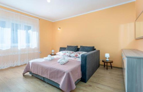 2 Bedroom Nice Apartment In Viskovo - Foto 14