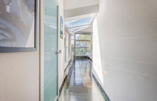 Comics & Cars - Themed Penthouse in Motor Valley - Foto 22