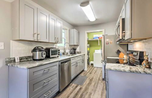 Near Hiking and Wineries! Newland Retreat with Creek - Foto 10