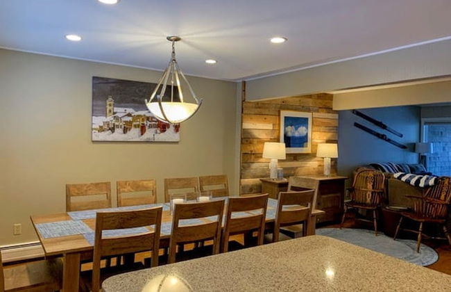 A1 Luxury Bretton Woods Ski-in Ski-out Townhome Next to Beginner ski Area Fast Wifi Keyless Entry - Photo 17