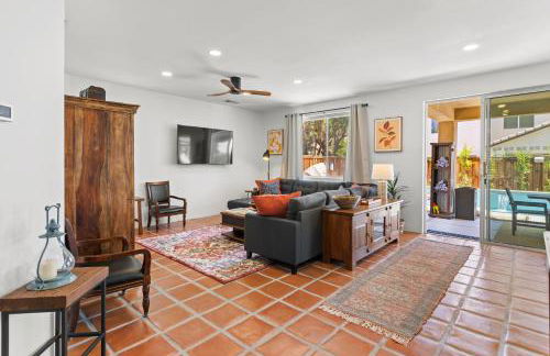 Spacious Private Home with Saltwater Pool & Hot Tub - Foto 27