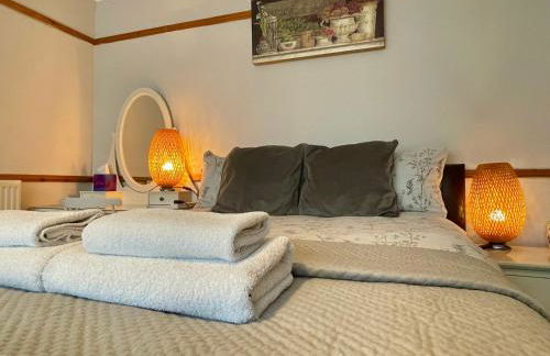 Somers 4 bed House off road parking pet friendly - Foto 45