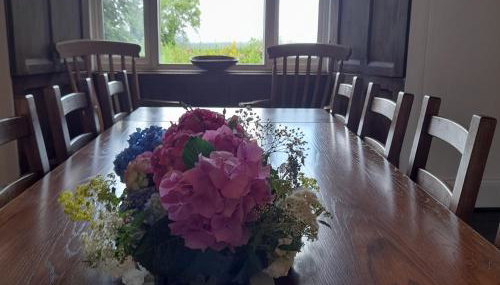 Family-Friendly Devon Farmhouse, sleeps 11, with Indoor Heated Pool, Dartmoor Views & Tarka Trail Access - Foto 5