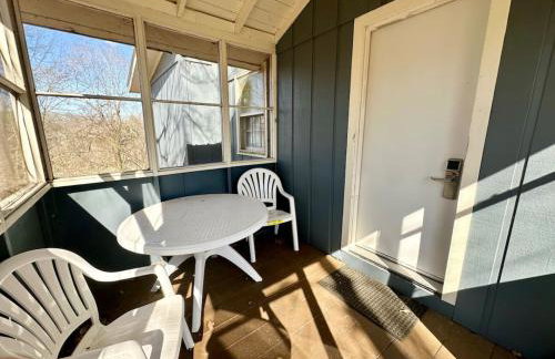 Cottage 8Lees Ford Marina - Photo 2