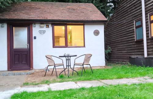 Thorpe Park Studio - Detached Stay & Free Gated Parking - Foto 8