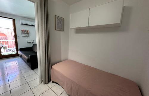 Studio 3 pers climatisé rénové, au calme, idéalement situé proche St Raphael-St Tropez, plage et commerces à pieds - Foto 18