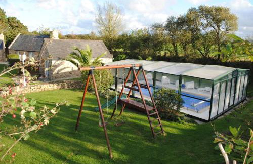 Peaceful Holiday Home in Plouguin with Indoor Pool - Foto 16