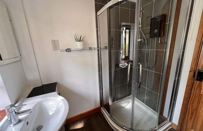 Detached 3 Bed Cottage, Mountain Views- Pets, Wifi - Photo 17