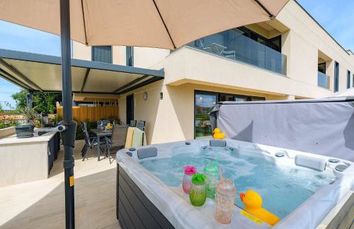 Atemberaubendes Apartment mit Whirlpool, Grillbereich, Smart TV - Photo 3