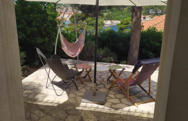 Cozy Jelsa apartment in the shade of the pines. - Foto 1