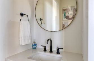 Spacious Townhome Combination for the Whole Family - Photo 47