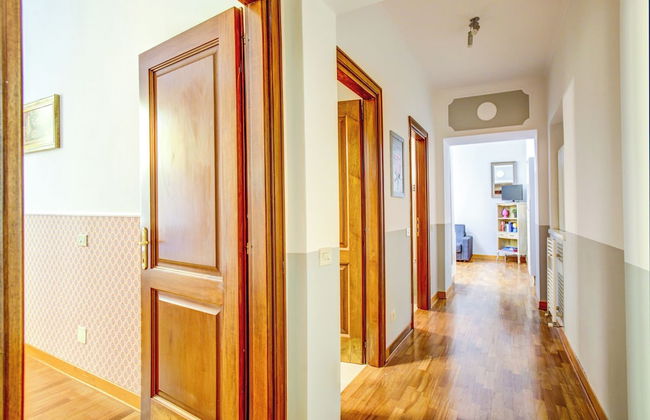 Colosseo Families and Groups 2BDR | Home and More - Photo 2