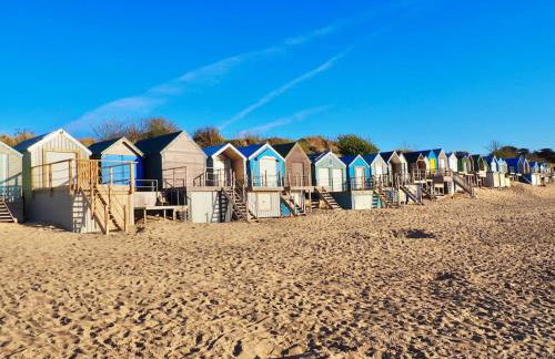 Beach Front Apartment - Photo 14