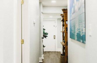 Luxe 3BR Retreat Nr Downtown & Pier Pet-Friendly - Foto 10