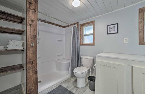 Prudenville Retreat with Yard about 1 Mi to Lake! - Foto 19