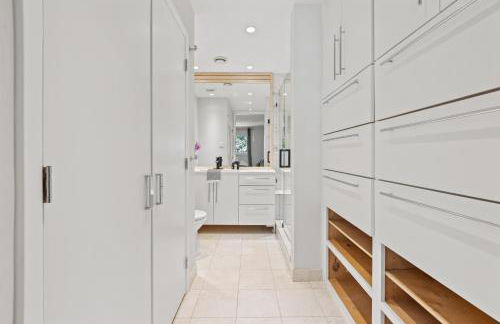 Luxe and Modern Dallas Condo 2 Mi to Highland Park! - Foto 19