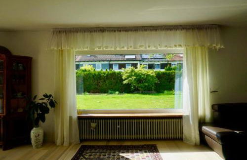 Cozy house with courtyard - Foto 2