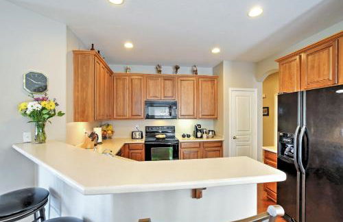 Golf Course View! Group Getaway in Queen Creek - Photo 8