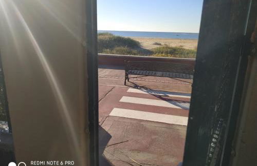 Mirando al mar. Primera linea de playa - Foto 43