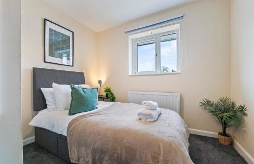 Spacious 3-Bed Home with Driveway Parking - Gloucester - Foto 32