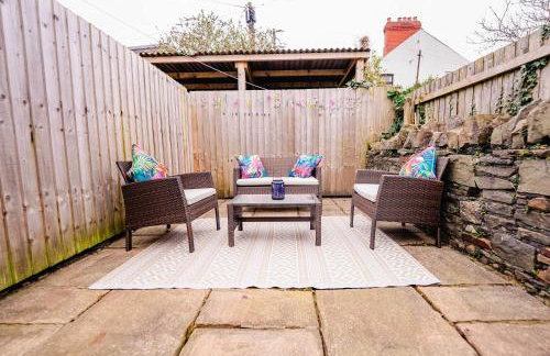 3BR 2Bath Home with Hot Tub Games Room By Stadium with Fast WiFi & Free Parking - Foto 18