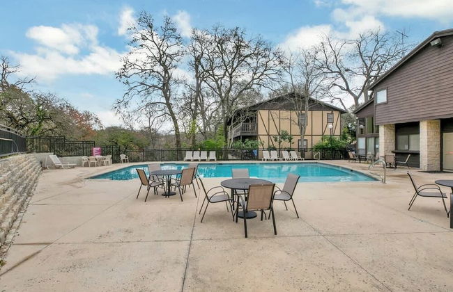 Luxurious Riverfront Condo Just 1 Blk to Schlitterbahn! - Foto 22