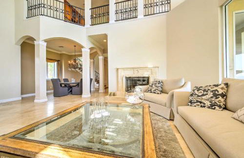 Luxe Wine Country Estate with Orchard-Facing Balcony - Foto 5