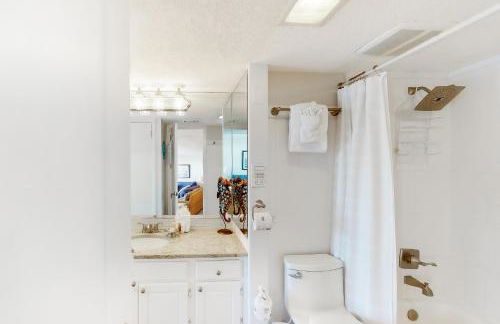 Gulf-front condo on bike path with beach views outdoor pool tennis & gym - Foto 36