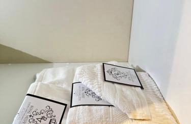 Cosy High Street Apartment 30 seconds from station - Foto 6