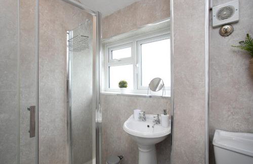 Manvers House, Rotherham for contractors, Families, free parking, Spacious, WIFI, modern - Foto 23