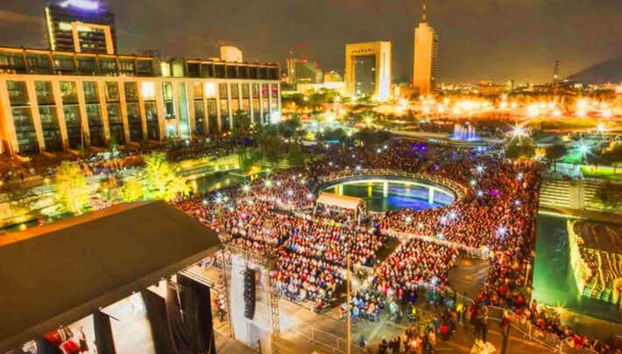 Baladez-vous sur la Macroplaza