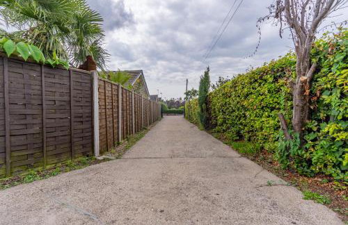 Jodi's Bungalow - Garden and Parking - Foto 55