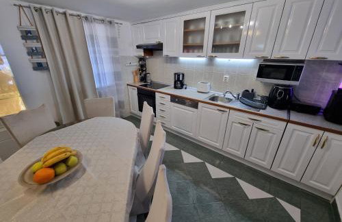 RIGO Holiday house with private pool, jacuzzi and sauna - Foto 16