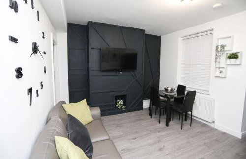 Cheerful 4-bedroom home in Sheffield - Photo 11