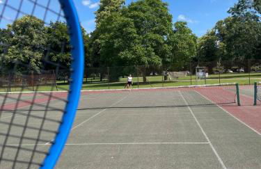 Spacious Flat! Sleeps 7, Pet Friendly and Parking - Photo 44