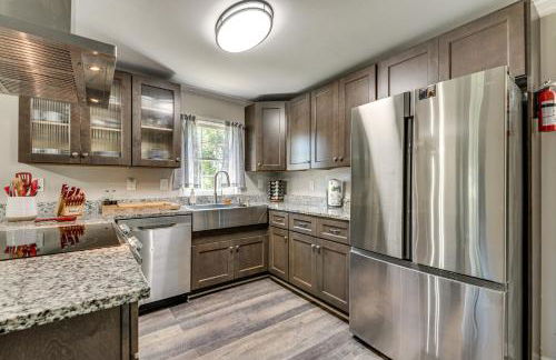 Steps to Playground Family Home in Douglasville! - Foto 10