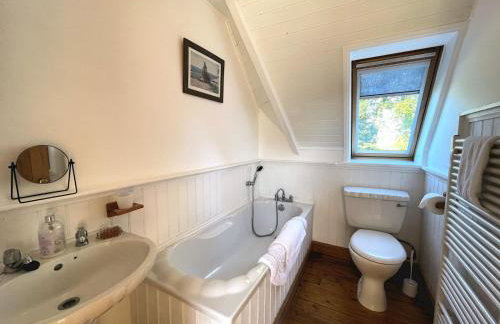 Beautiful 5BR House near Gretna Green with Garden - Pass the Keys - Photo 46