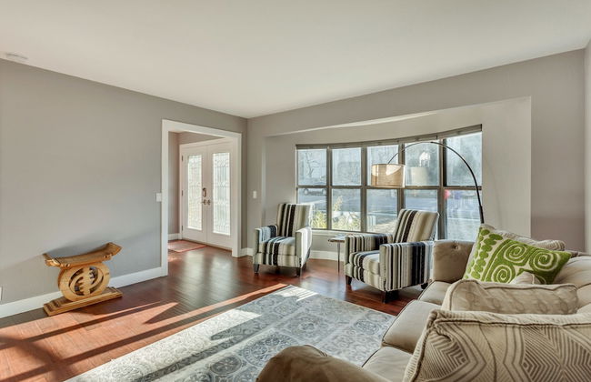 Exquisite 7-BR Home by the Mountains - Photo 21