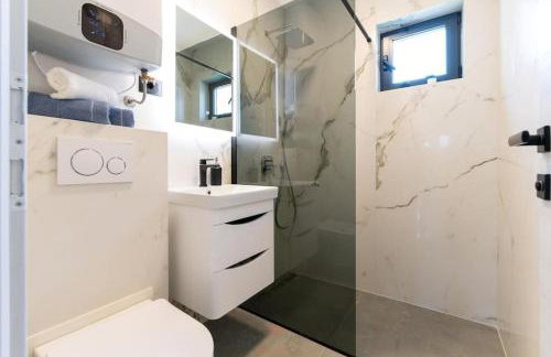 Strelitzia apartment Split with jacuzzi - Photo 16