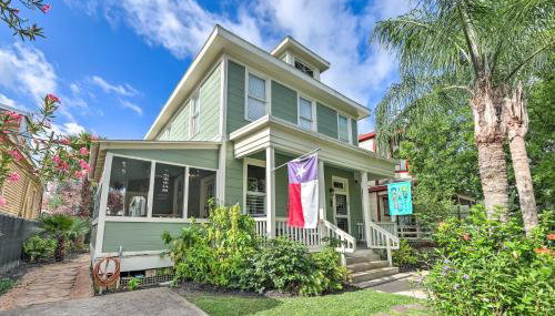 Walk to Beach! Group-Friendly Galveston Hideaway - Foto 1