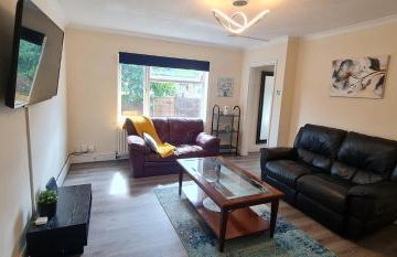 6 Bedroom Spacious villa, Free Parking - Foto 3