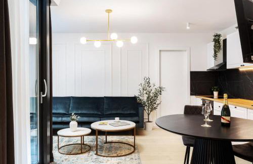 Apartment Central - 5 min with bus to Old Town, self check in 0-24h - Foto 4