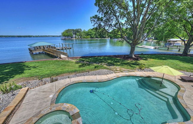 Water, Water Everywhere by Avantstay Pool + Dock - Foto 47