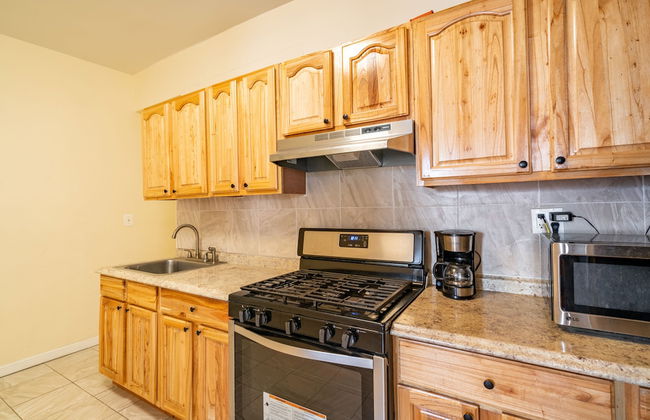 Furnished Empire Blvd Guest House - Photo 42