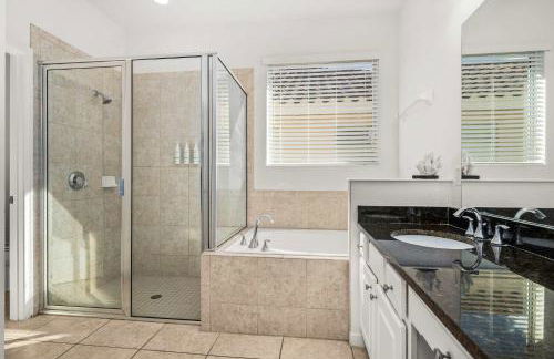 Heated Pool Lazy River Game Room 12 MI to Disney - Foto 38