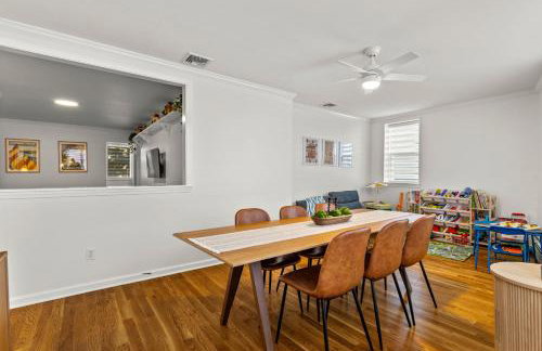 New England Nest - Modern 2BR Home with EV Charger - Foto 6