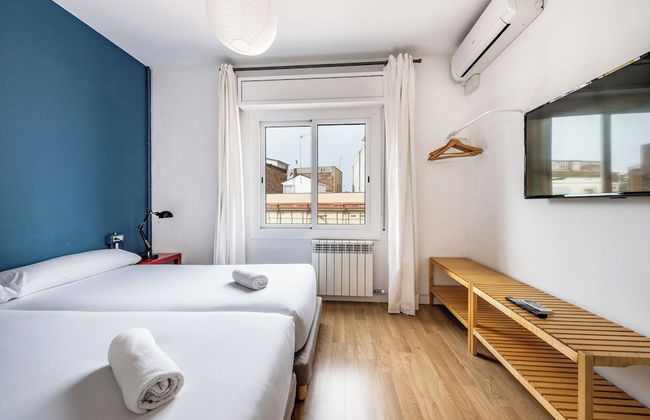 AinB Barcelona Sants Apartments - Photo 29