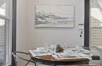 Workfriendly home with priv yard, near downtown - Foto 18