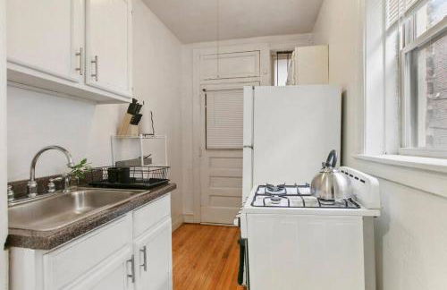 Cozy 1BR Apartment in Rogers Park - Touhy 2W - Foto 8