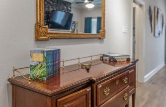 Modern Regional Art Gallery Home - Spacious & New! Tv in each room - Foto 9